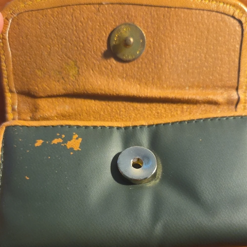 Hunting World Green Leather Key Wallet with Brown Logo